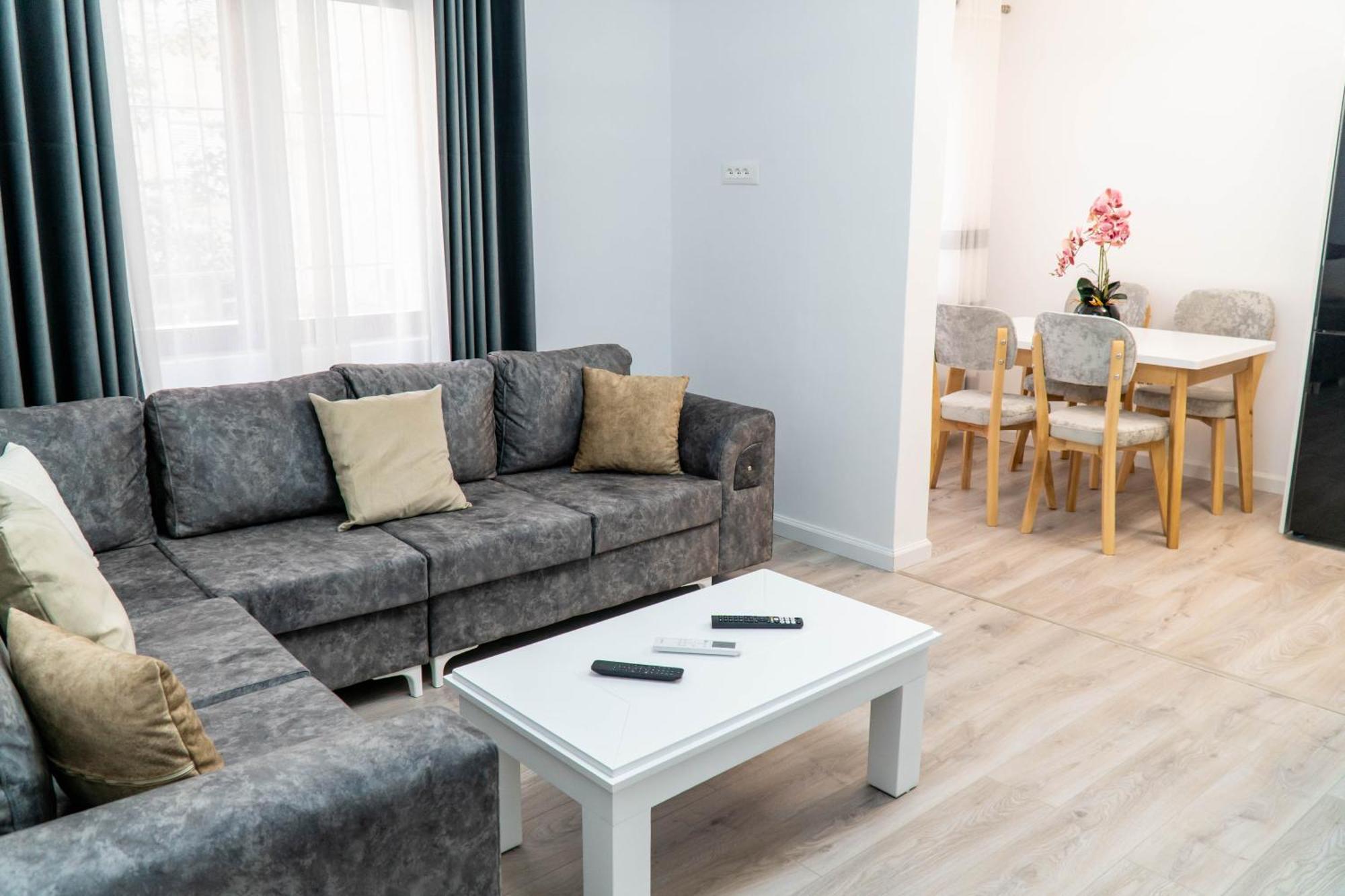 Signature Apartment 8 Tiran Dış mekan fotoğraf