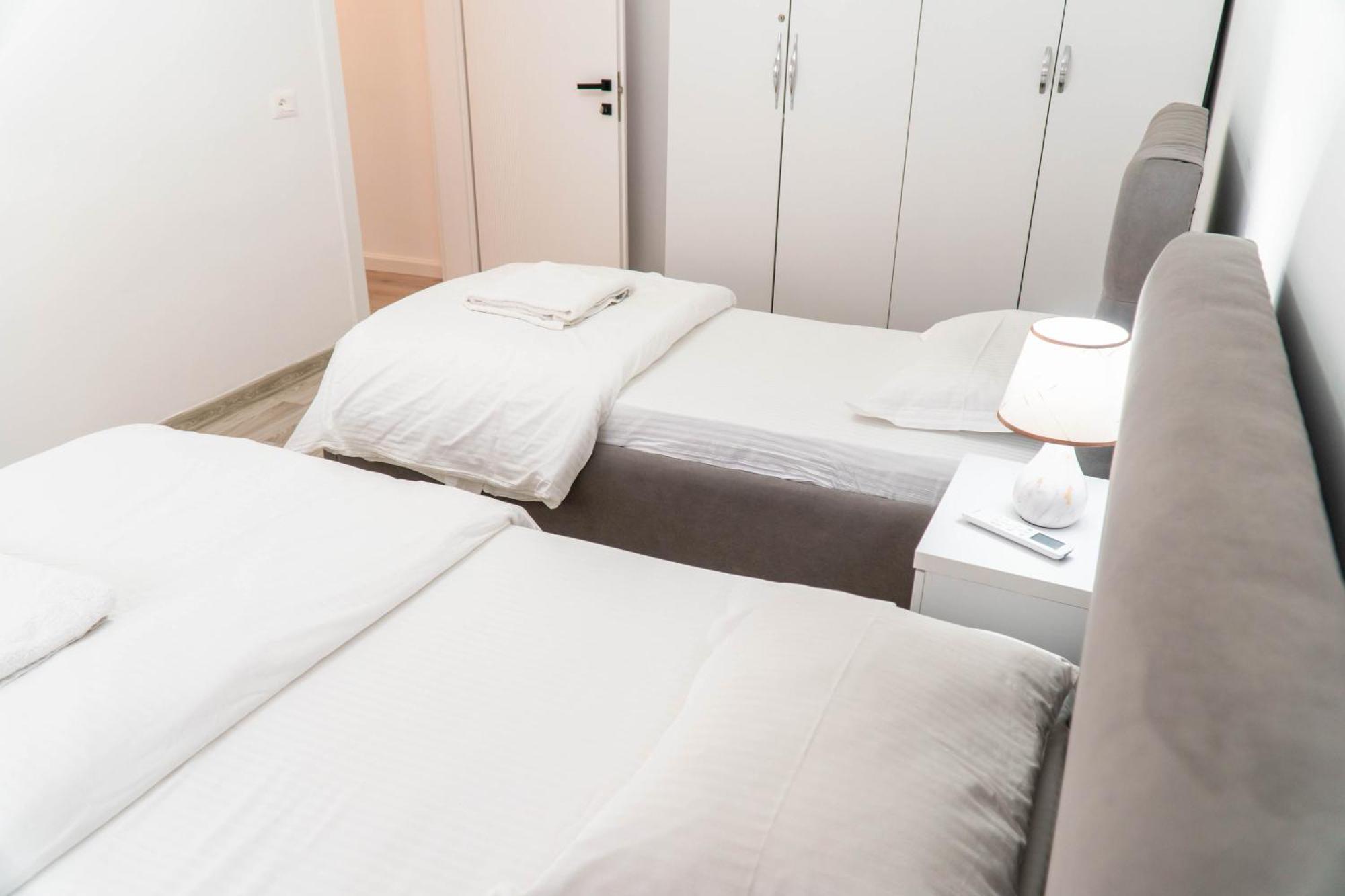 Signature Apartment 8 Tiran Dış mekan fotoğraf